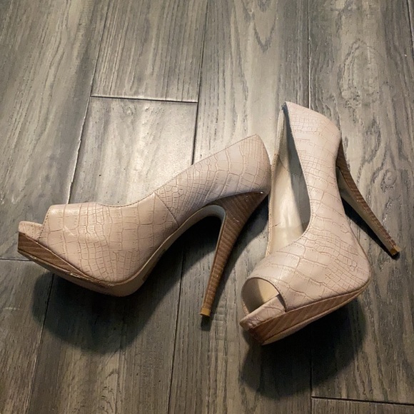 Beige open toe pumps - Picture 4 of 5